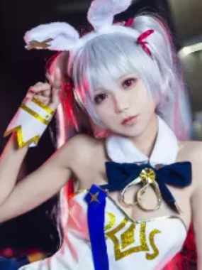 微博Coser 隼隼子 图集合集下载
